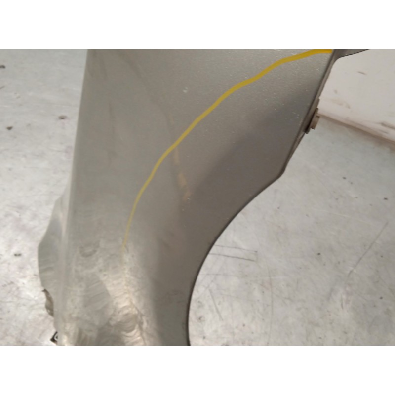 Recambio de aleta delantera derecha para toyota avensis (_t25_) 2.0 d-4d (adt250_) referencia OEM IAM 5381105040  