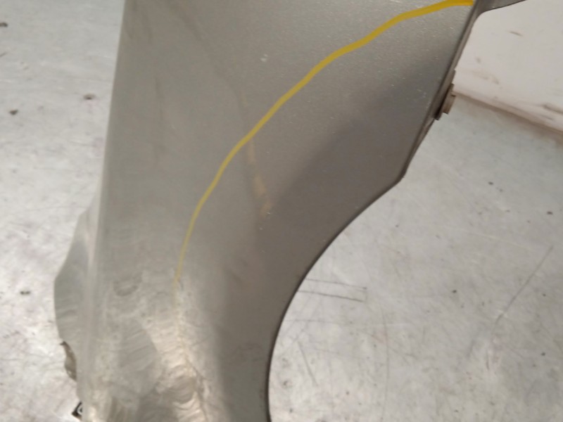 Recambio de aleta delantera derecha para toyota avensis (_t25_) 2.0 d-4d (adt250_) referencia OEM IAM 5381105040  