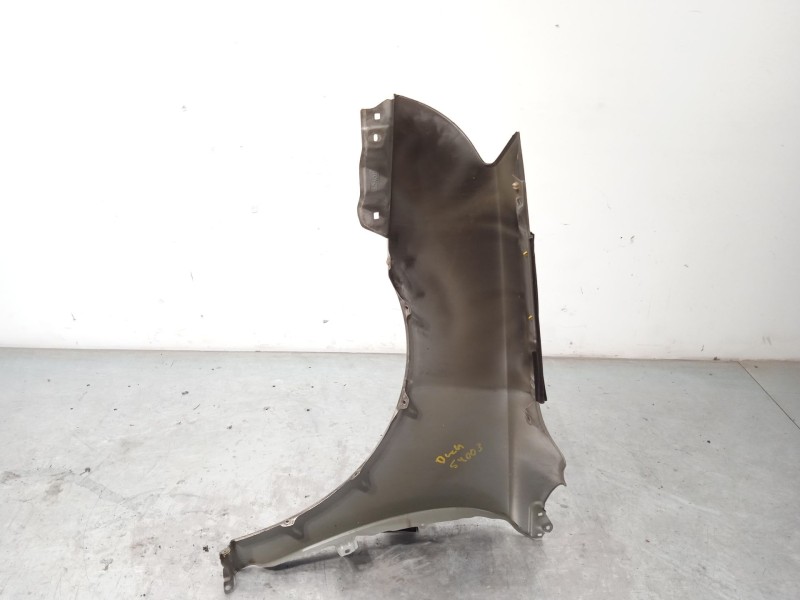 Recambio de aleta delantera derecha para toyota avensis (_t25_) 2.0 d-4d (adt250_) referencia OEM IAM 5381105040  