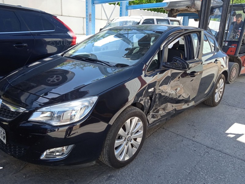 opel astra h gtc (a04) del año 2010