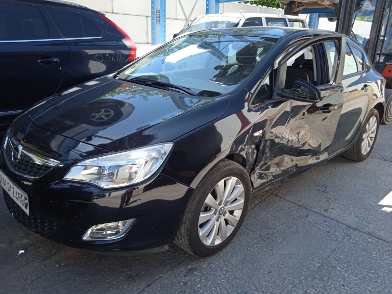 opel astra h gtc (a04) del año 2010