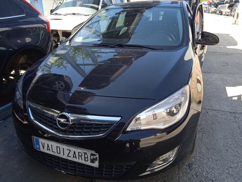 opel astra h gtc (a04) del año 2010