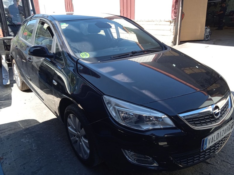 opel astra h gtc (a04) del año 2010