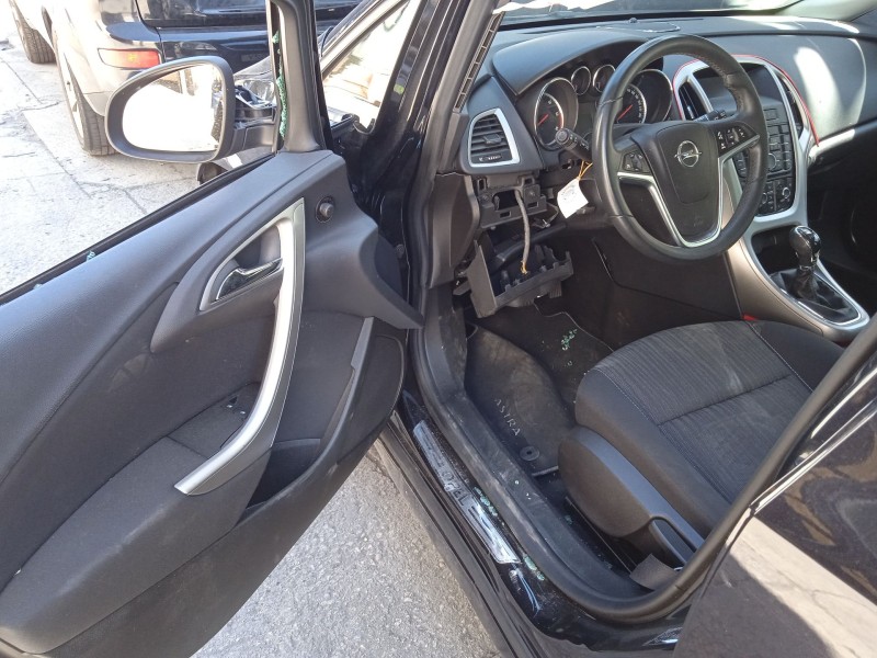 opel astra h gtc (a04) del año 2010