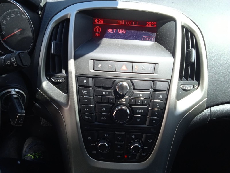 opel astra h gtc (a04) del año 2010