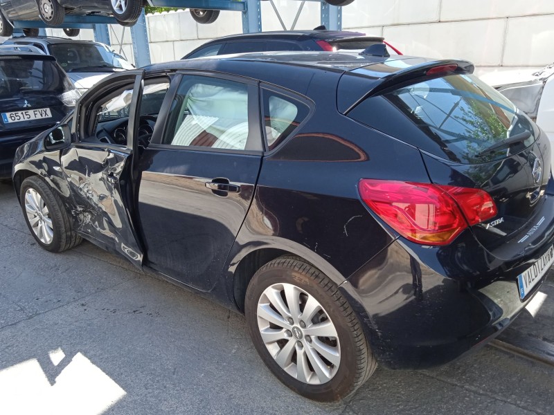 opel astra h gtc (a04) del año 2010