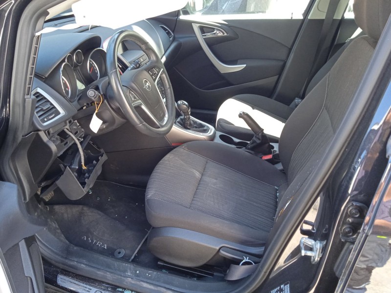 opel astra h gtc (a04) del año 2010