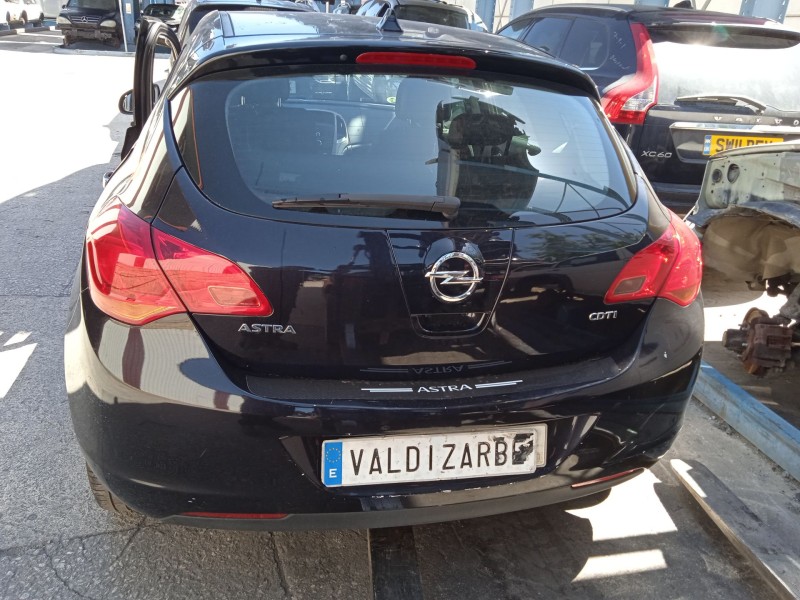 opel astra h gtc (a04) del año 2010