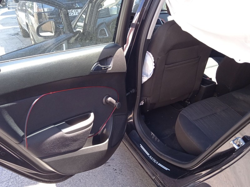 opel astra h gtc (a04) del año 2010