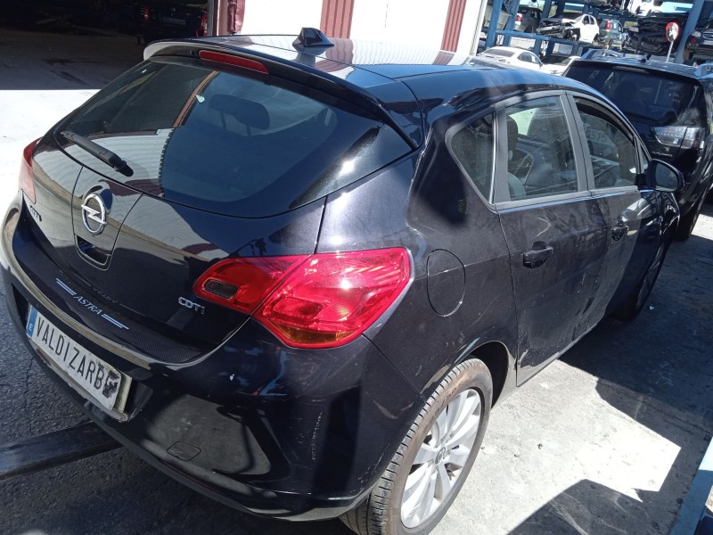 opel astra h gtc (a04) del año 2010