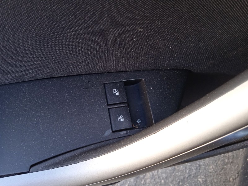 opel astra h gtc (a04) del año 2010