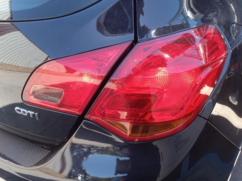 opel astra h gtc (a04) del año 2010