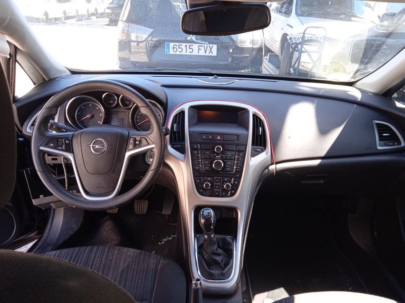 opel astra h gtc (a04) del año 2010