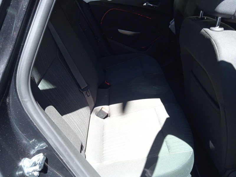 opel astra h gtc (a04) del año 2010