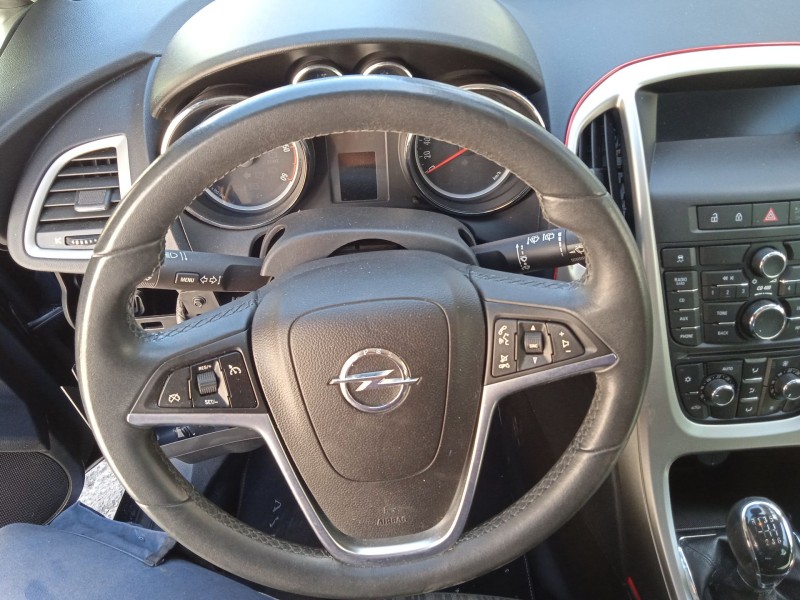 opel astra h gtc (a04) del año 2010