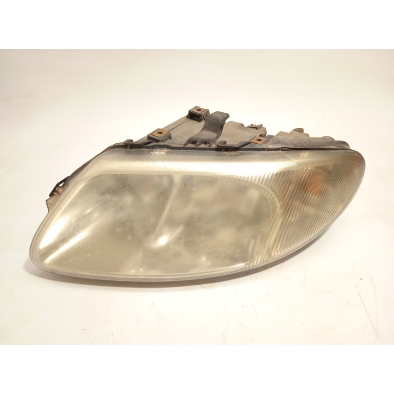 Recambio de faro izquierdo para chrysler voyager iv (rg, rs) 2.5 crd referencia OEM IAM 04857703AB  
