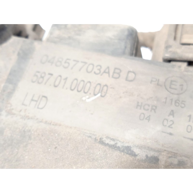 Recambio de faro izquierdo para chrysler voyager iv (rg, rs) 2.5 crd referencia OEM IAM 04857703AB  