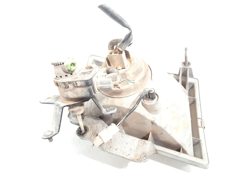 Recambio de faro izquierdo para mazda b-serie (un) sdx doble cabina referencia OEM IAM UM95510L0B  