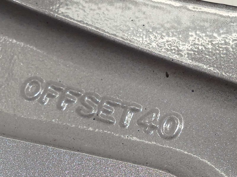 Recambio de llanta para kia sportage drive 4x2 referencia OEM IAM 529103W610  