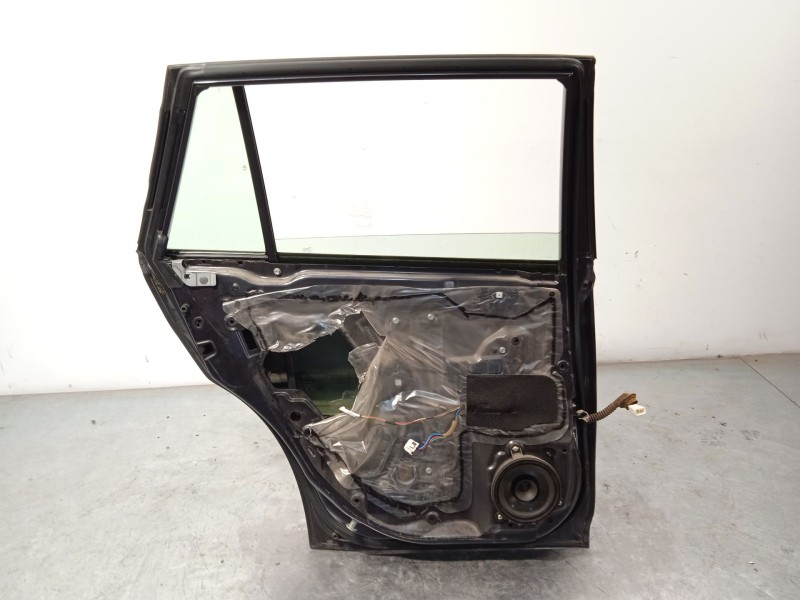 Recambio de puerta trasera izquierda para subaru legacy kombi/outback b14 2.5 cat referencia OEM IAM 60409AJ1119P  