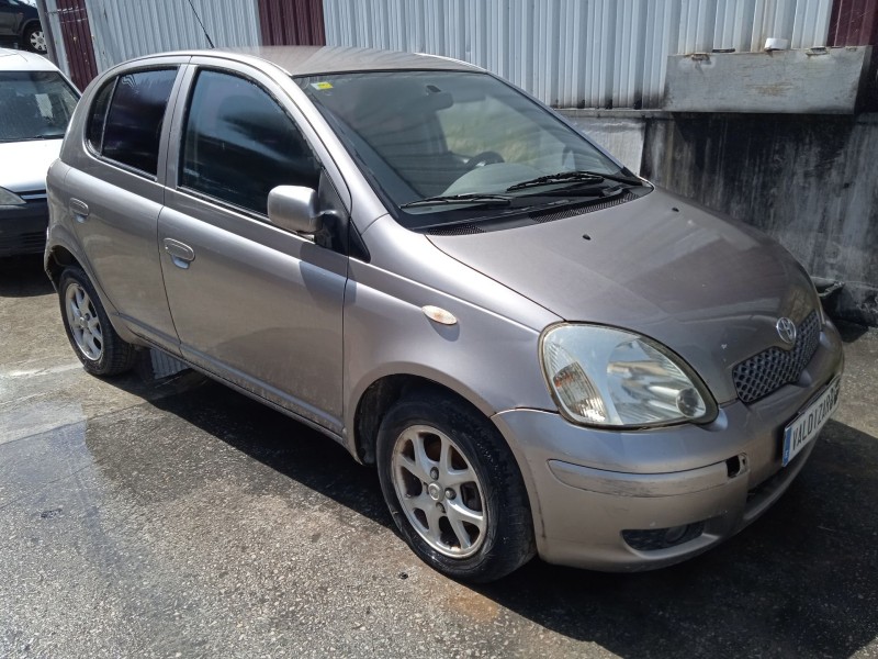 toyota yaris (_p1_) del año 2004