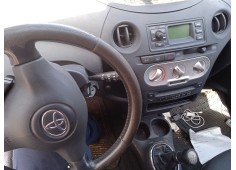 toyota yaris (_p1_) del año 2004 2