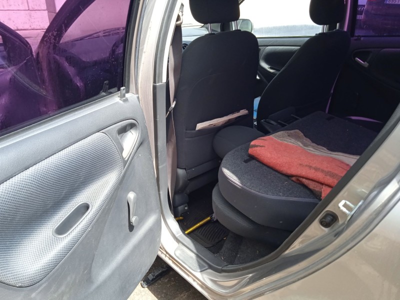 toyota yaris (_p1_) del año 2004