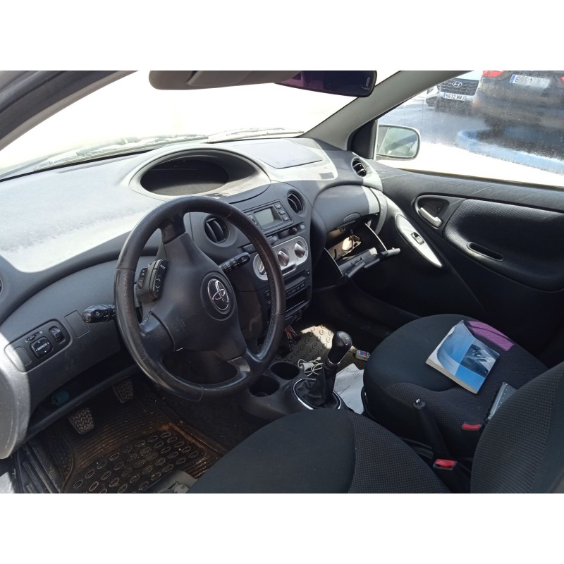 toyota yaris (_p1_) del año 2004