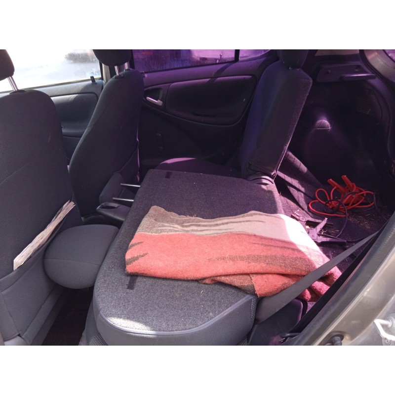 toyota yaris (_p1_) del año 2004