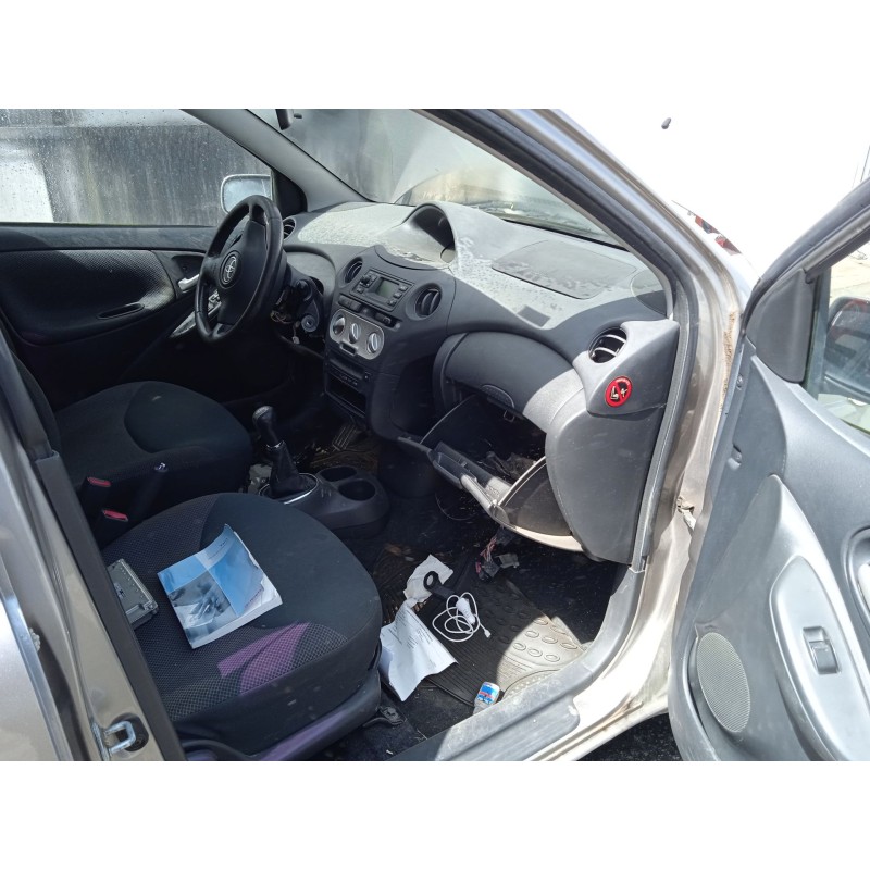 toyota yaris (_p1_) del año 2004