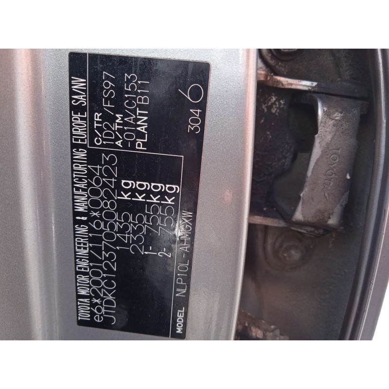 toyota yaris (_p1_) del año 2004