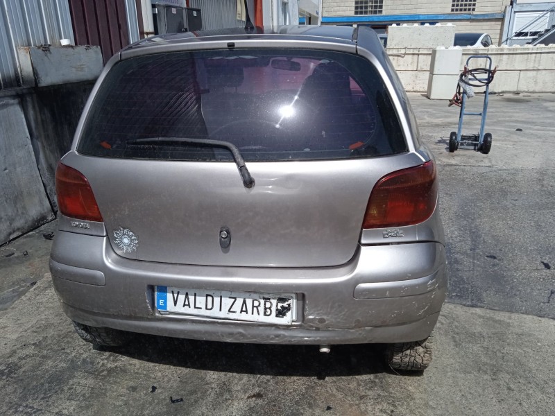 toyota yaris (_p1_) del año 2004