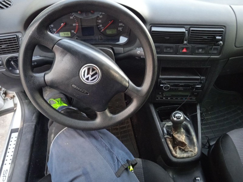 volkswagen bora variant (1j6) del año 2003