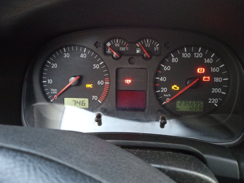 volkswagen bora variant (1j6) del año 2003