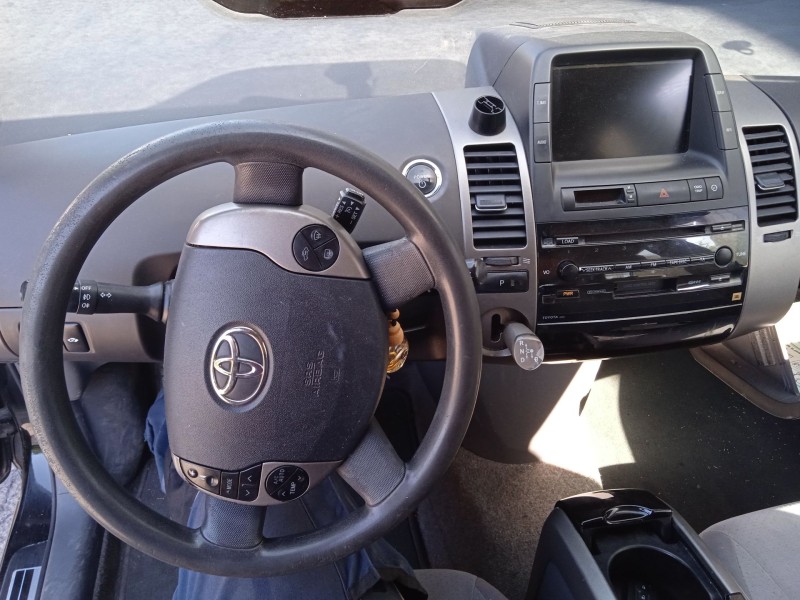 toyota prius liftback (_w2_) del año 2005