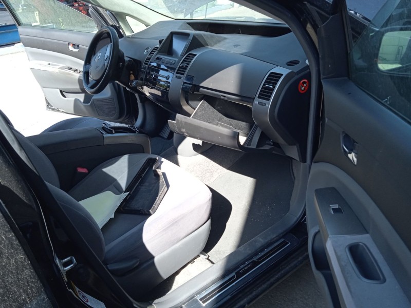 toyota prius liftback (_w2_) del año 2005