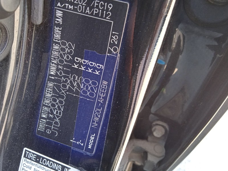 toyota prius liftback (_w2_) del año 2005