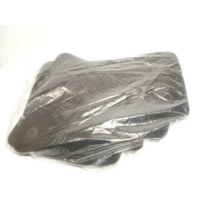 Recambio de juego alfombrillas para volkswagen t-roc advance referencia OEM IAM 2GA863011EUN  
