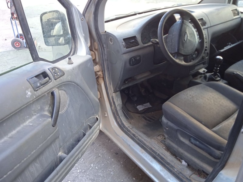 ford tourneo connect del año 2004