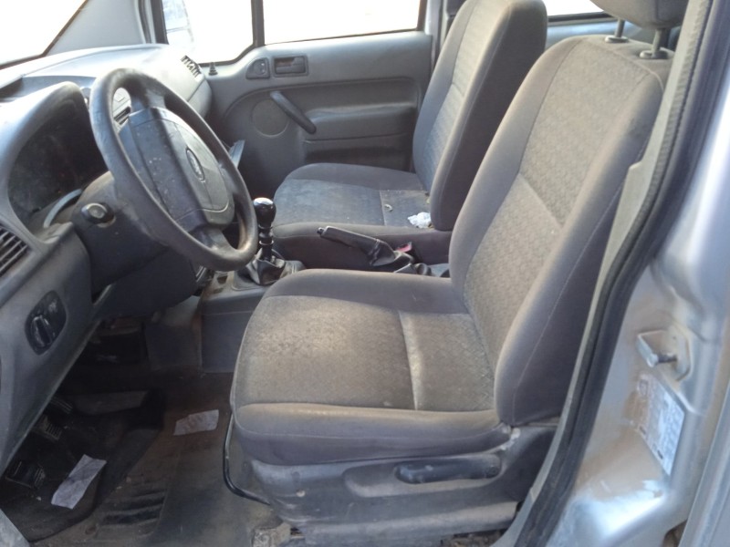 ford tourneo connect del año 2004