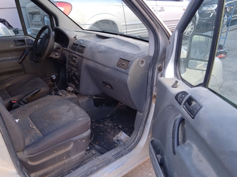 ford tourneo connect del año 2004