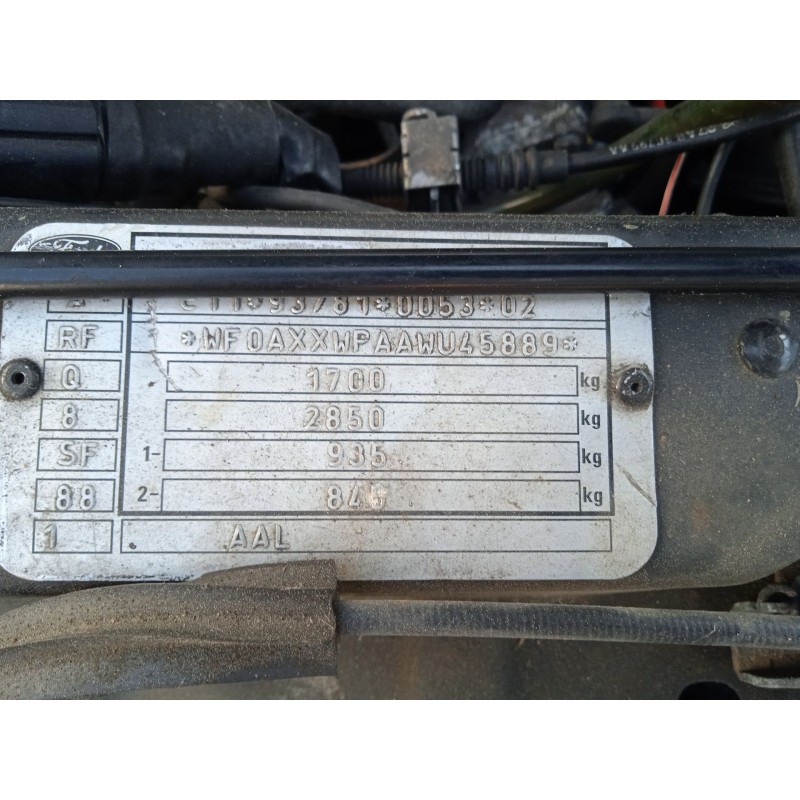 ford escort vi sedán (gal, afl) del año 1998