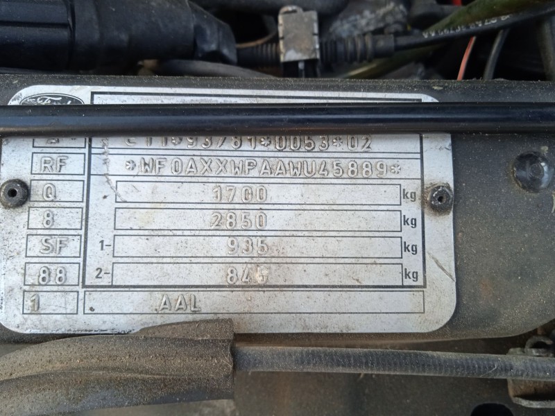 ford escort vi sedán (gal, afl) del año 1998