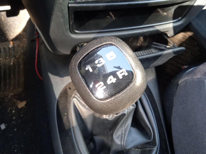 ford escort vi sedán (gal, afl) del año 1998