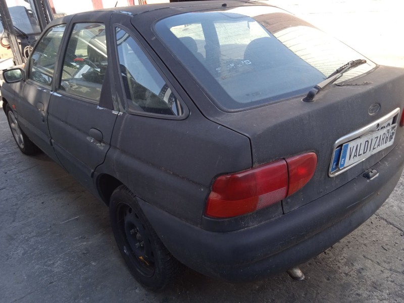 ford escort vi sedán (gal, afl) del año 1998