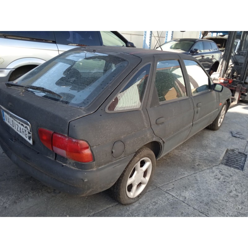 ford escort vi sedán (gal, afl) del año 1998