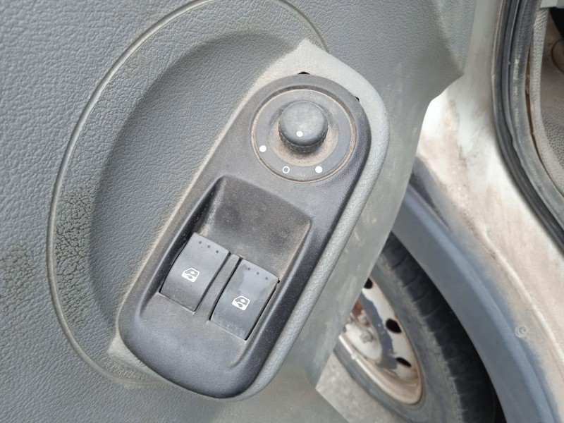 nissan interstar autobús (x70) del año 2004