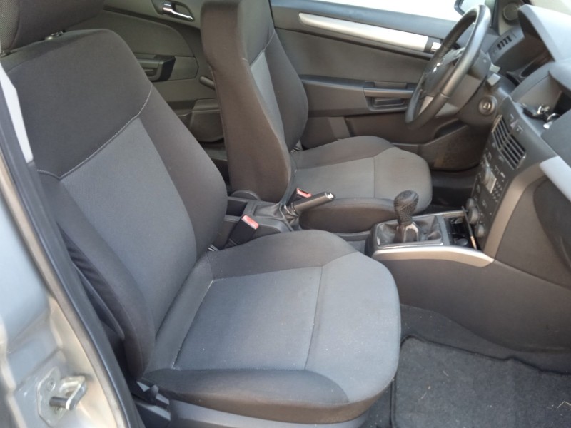 opel astra h (a04) del año 2006