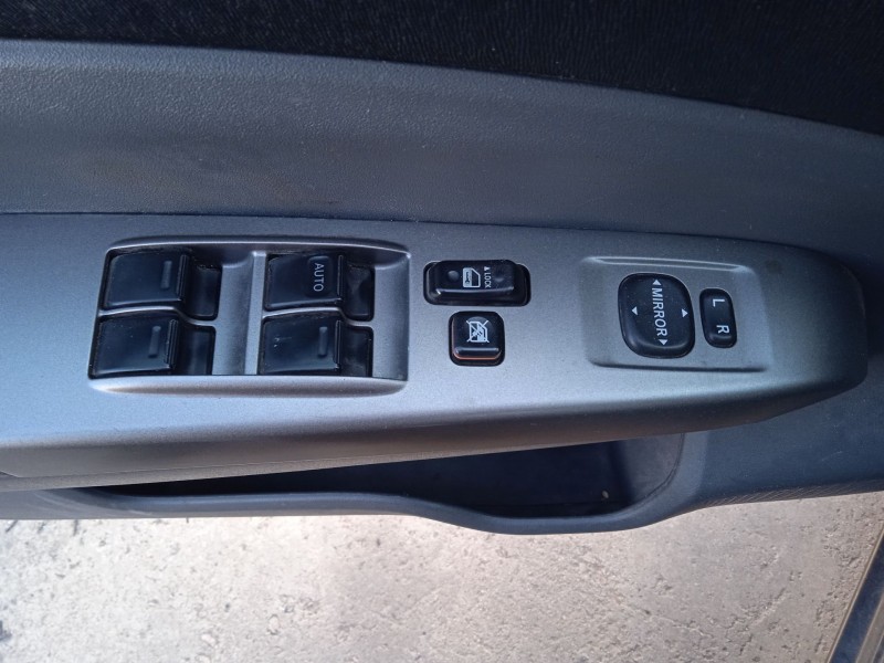 toyota prius liftback (_w2_) del año 2007