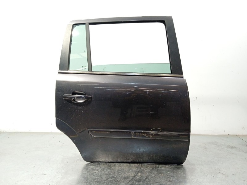 Recambio de puerta trasera derecha para opel zafira b cosmo referencia OEM IAM 13203016  